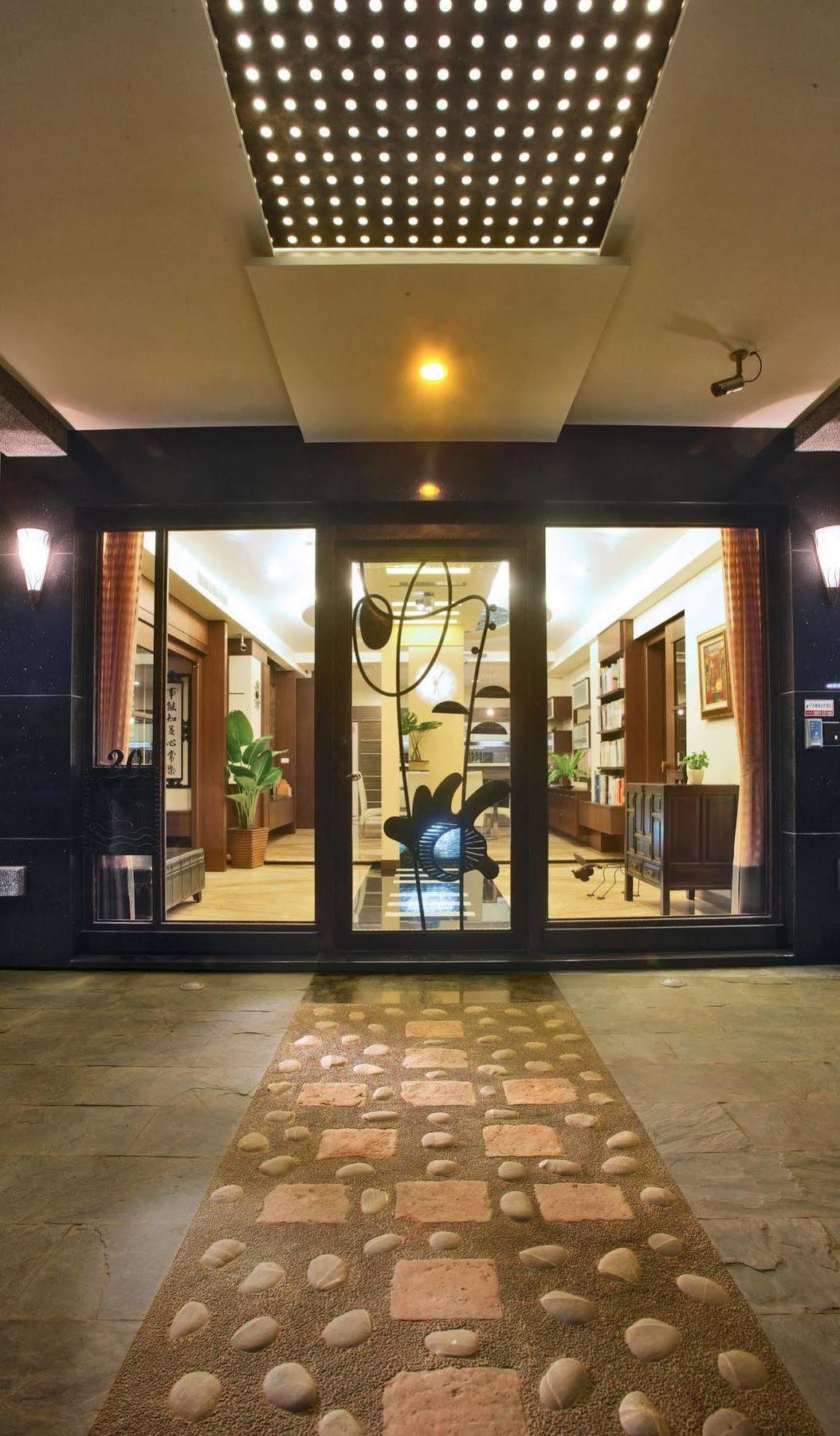 Moment Inn Tainan Exterior foto